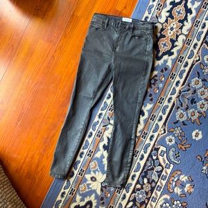 Frame Denim Le High Skinny jeans.